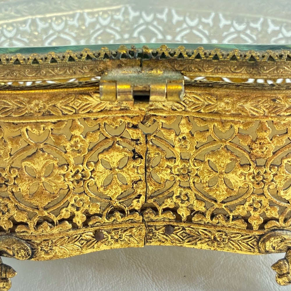 Vintage Gold Tone Heart Shaped Jewelry Box Ormolu Filigree Glass Lid Footed - Picture 16 of 16